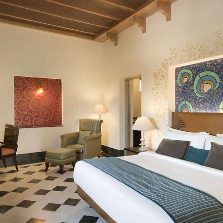 Ramada Udaipur Resort & Spa Εξωτερικό φωτογραφία